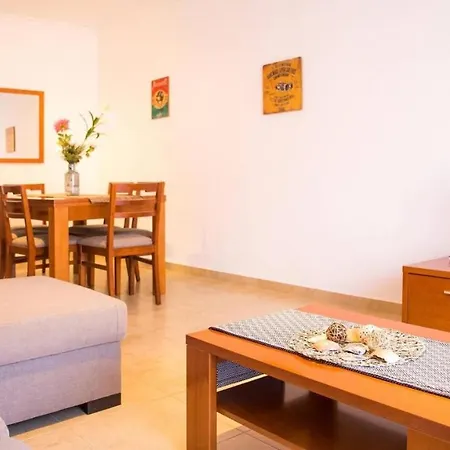 Large Modern 1 Bed With Pool Апартаменты Лагуш