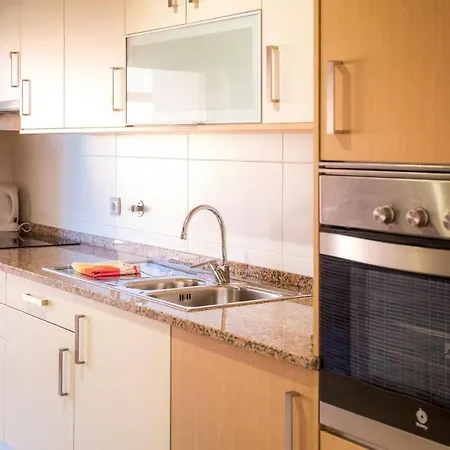 Large Modern 1 Bed With Pool Апартаменты