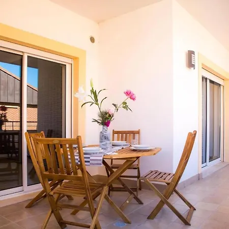 Large Modern 1 Bed With Pool Лагуш