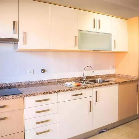 Large Modern 1 Bed With Pool Апартаменты Лагуш