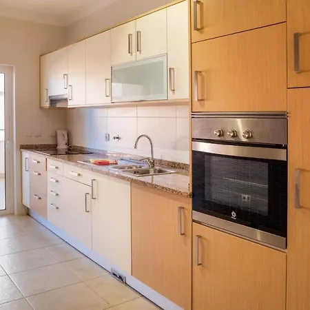 Large Modern 1 Bed With Pool Апартаменты *