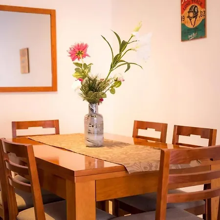 Large Modern 1 Bed With Pool Апартаменты