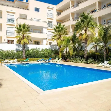 Large Modern 1 Bed With Pool Апартаменты