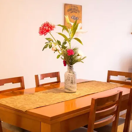 Large Modern 1 Bed With Pool Apartment