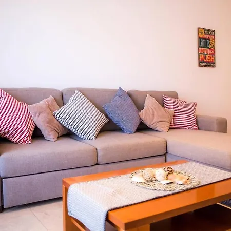 Apartment Large Modern 1 Bed With Pool *